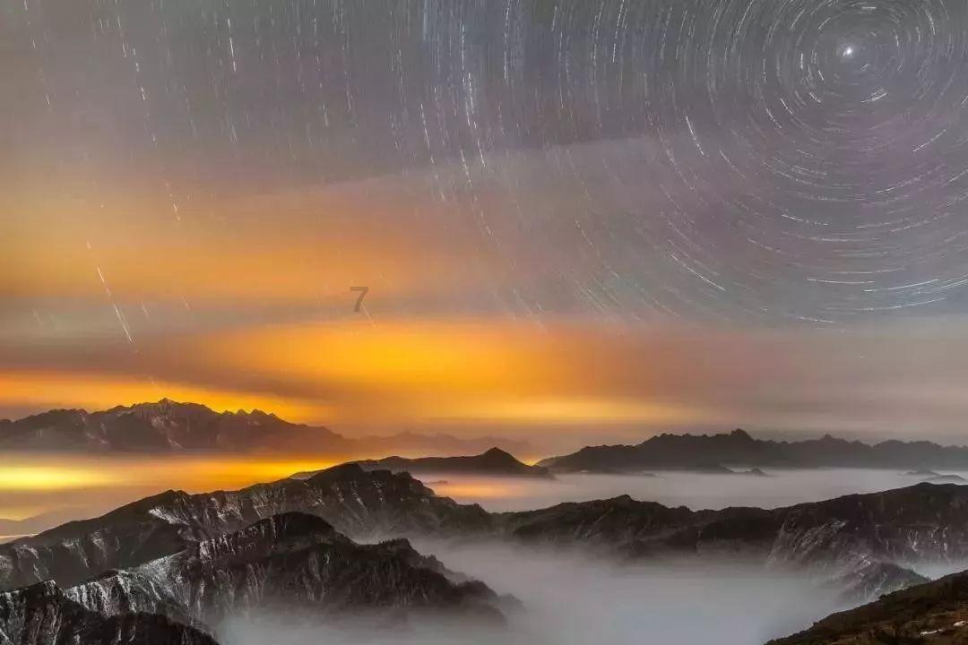 邮报：大量测量员来到老特拉福德勘测，但只是球场图纸需要更新